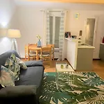 Gascou - Golfe De St-tropez - Mazet Dans Un Domaine Avec Piscine Et Terrain De Tennis 빌라