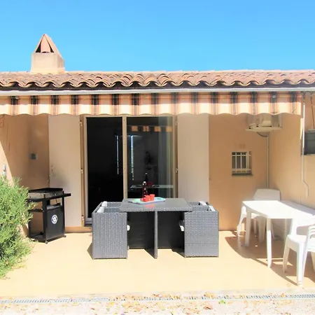 Gascou - Golfe De St-tropez - Mazet Dans Un Domaine Avec Piscine Et Terrain De Tennis 코골렝