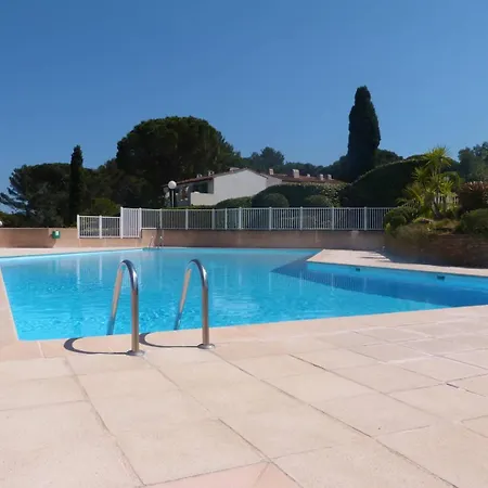Gascou - Golfe De St-tropez - Mazet Dans Un Domaine Avec Piscine Et Terrain De Tennis Villa Cogolin