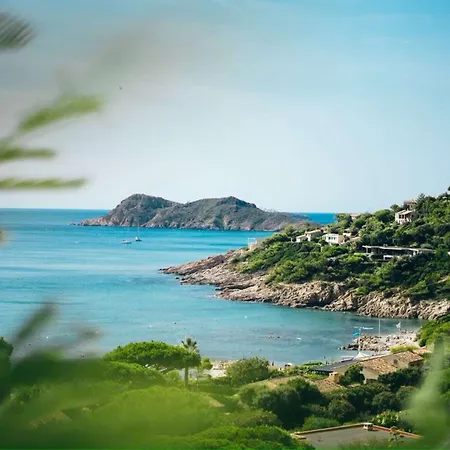 Gascou - Golfe De St-tropez - Mazet Dans Un Domaine Avec Piscine Et Terrain De Tennis Cogolin