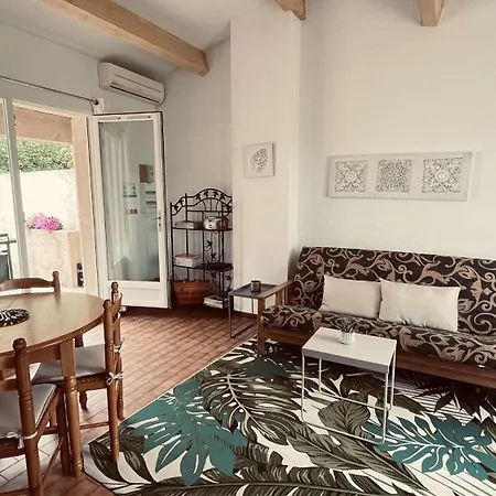Gascou - Golfe De St-tropez - Mazet Dans Un Domaine Avec Piscine Et Terrain De Tennis فيلة كوغولين